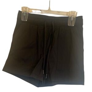 NWT Lululemon dance studio HR short BLACK Size: 6